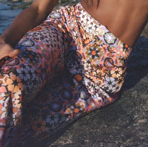 Floral Patterned Wide-Leg Pants - Picture 2 of 4